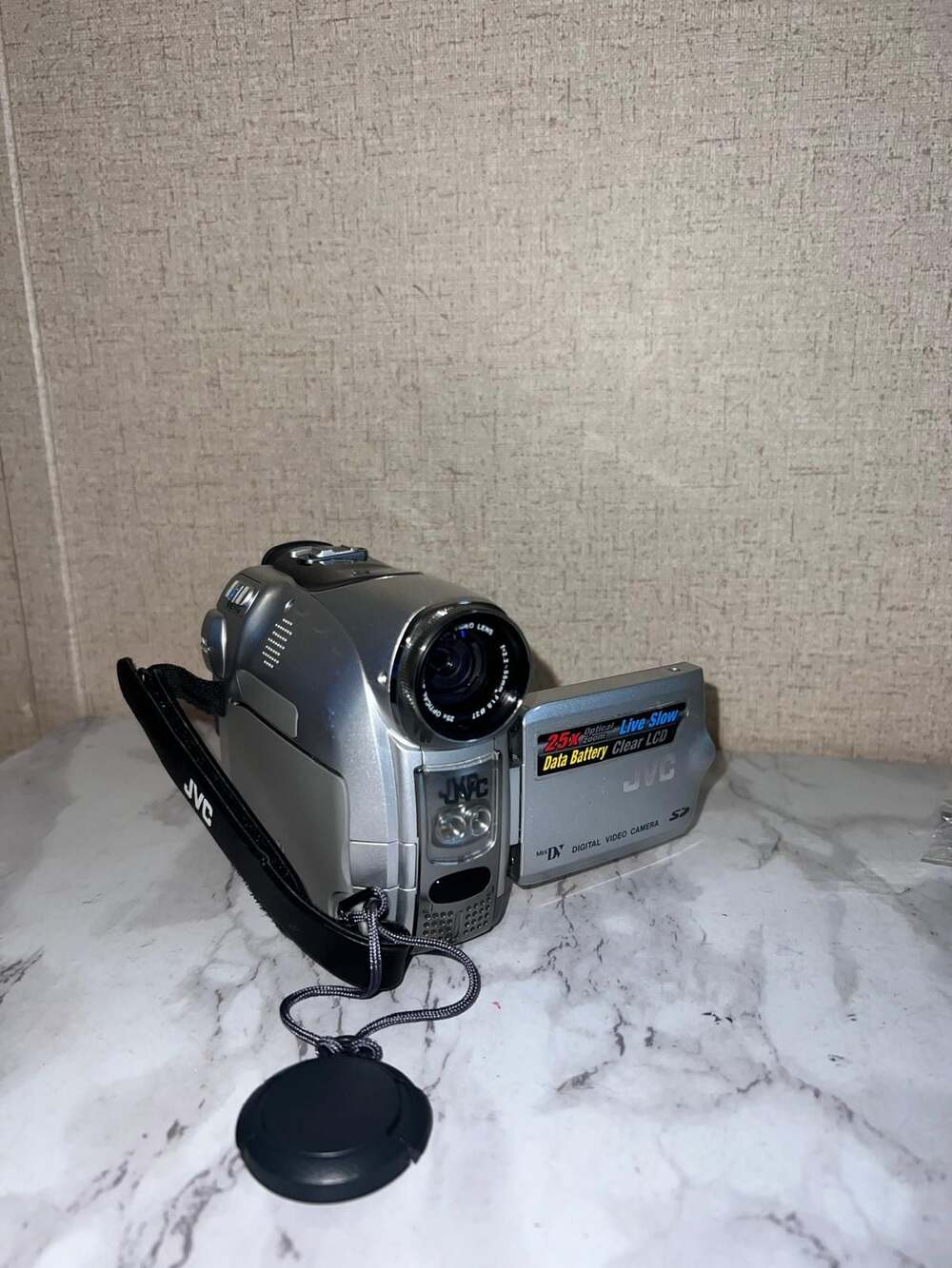 JVC GR-D270U Mini DV Digital Video Camera Camcorder